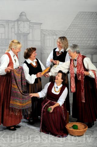 Tautas lietišķās mākslas studija "Drellītis" (foto J.Presņikovs)